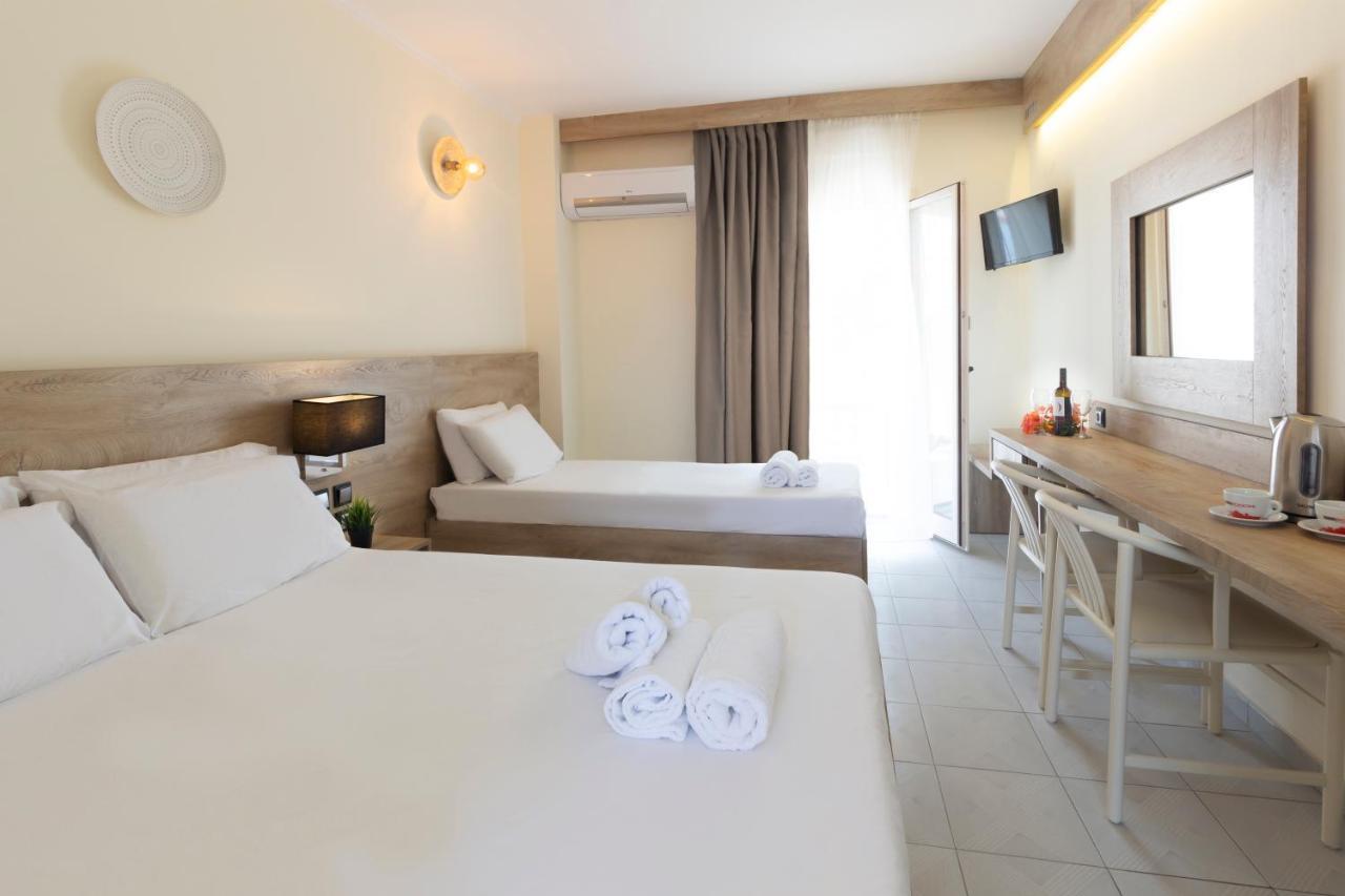 Hotel Odysseas Polychrono Extérieur photo